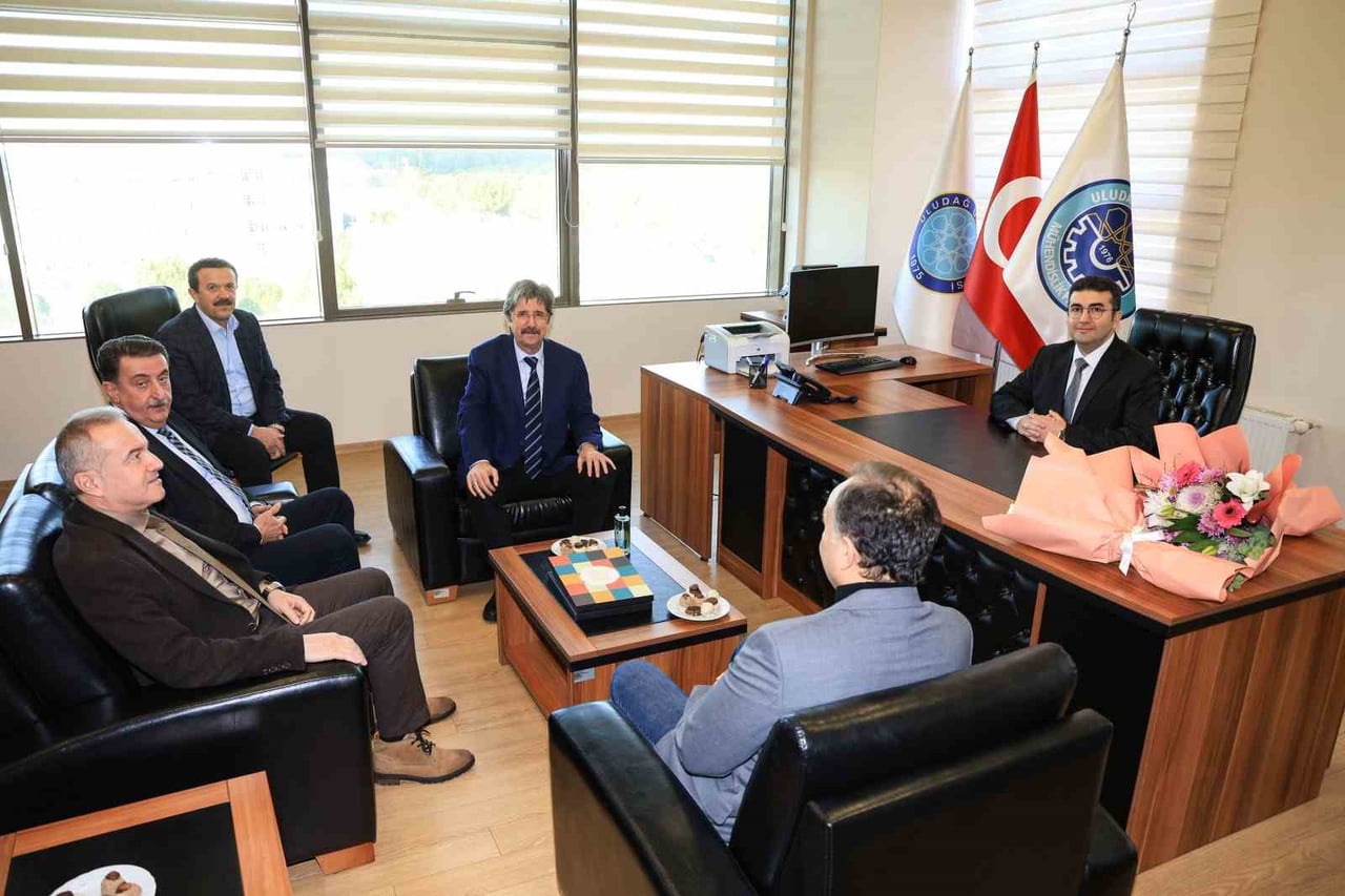 BURSA ULUDAĞ ÜNİVERSİTESİ (BUÜ) MÜHENDİSLİK FAKÜLTESİNDE BAYRAK DEĞİŞİMİ YAŞANDI. ÜNİVERSİTENİN EN...