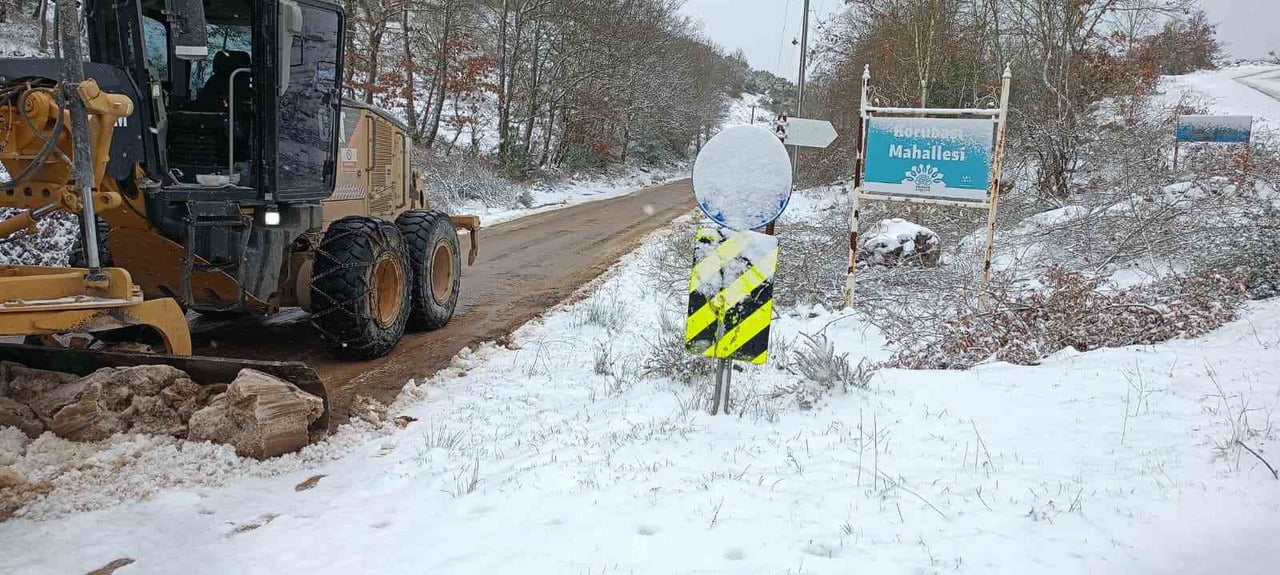 BURSA’YI ETKİSİ ALTINA ALAN YOĞUN KAR YAĞIŞINA KARŞI NİLÜFER BELEDİYESİ EKİPLERİ TEYAKKUZA GEÇTİ....