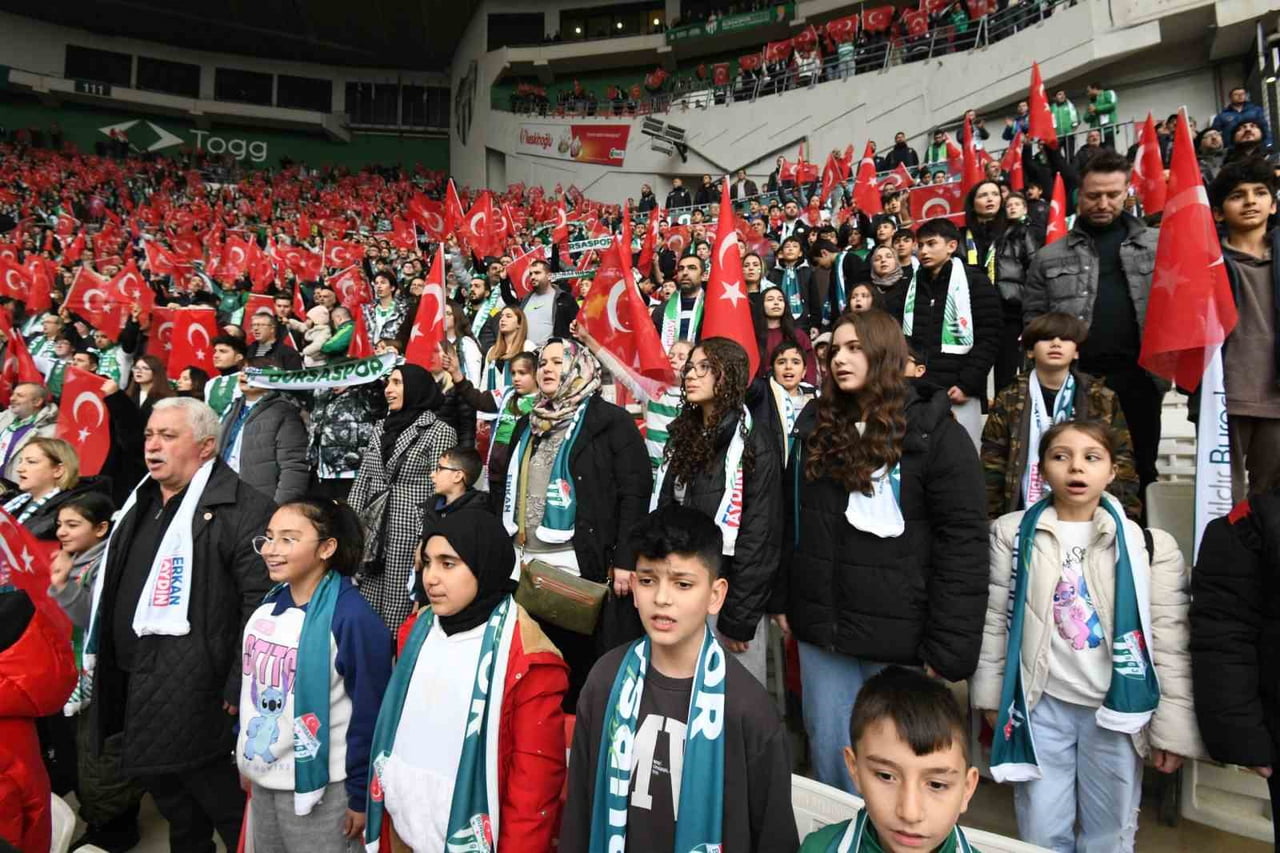 BURSASPOR’A DESTEĞİNİ HER ALANDA SÜRDÜREN OSMANGAZİ BELEDİYESİ, HAYATINDA HİÇ MAÇA GİTMEMİŞ...