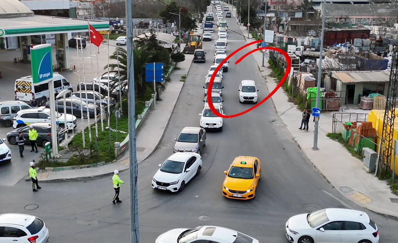 BÜYÜKÇEKMECE EMNİYET MÜDÜRLÜĞÜ, YOĞUN TRAFİKTEN KAÇMAK İÇİN ŞERİT İHLALİ YAPAN SÜRÜCÜLERE GÖZ...