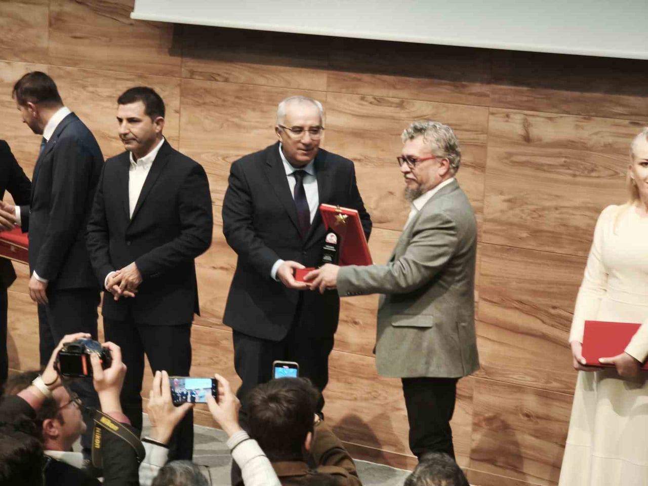 ÇAMELİ BELEDİYE BAŞKANI CENGİZ ARSLAN’A "YILIN EN BAŞARILI İLÇE BELEDİYE BAŞKANI"...