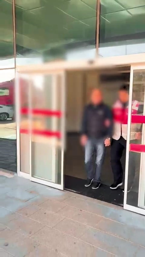 ÇANAKKALE'DE, BİR VATANDAŞIN 4 MİLYON TL DEĞERİNDEKİ ALTINLAR VE BANKA HESABINDAKİ 500 BİN TL'NİN...