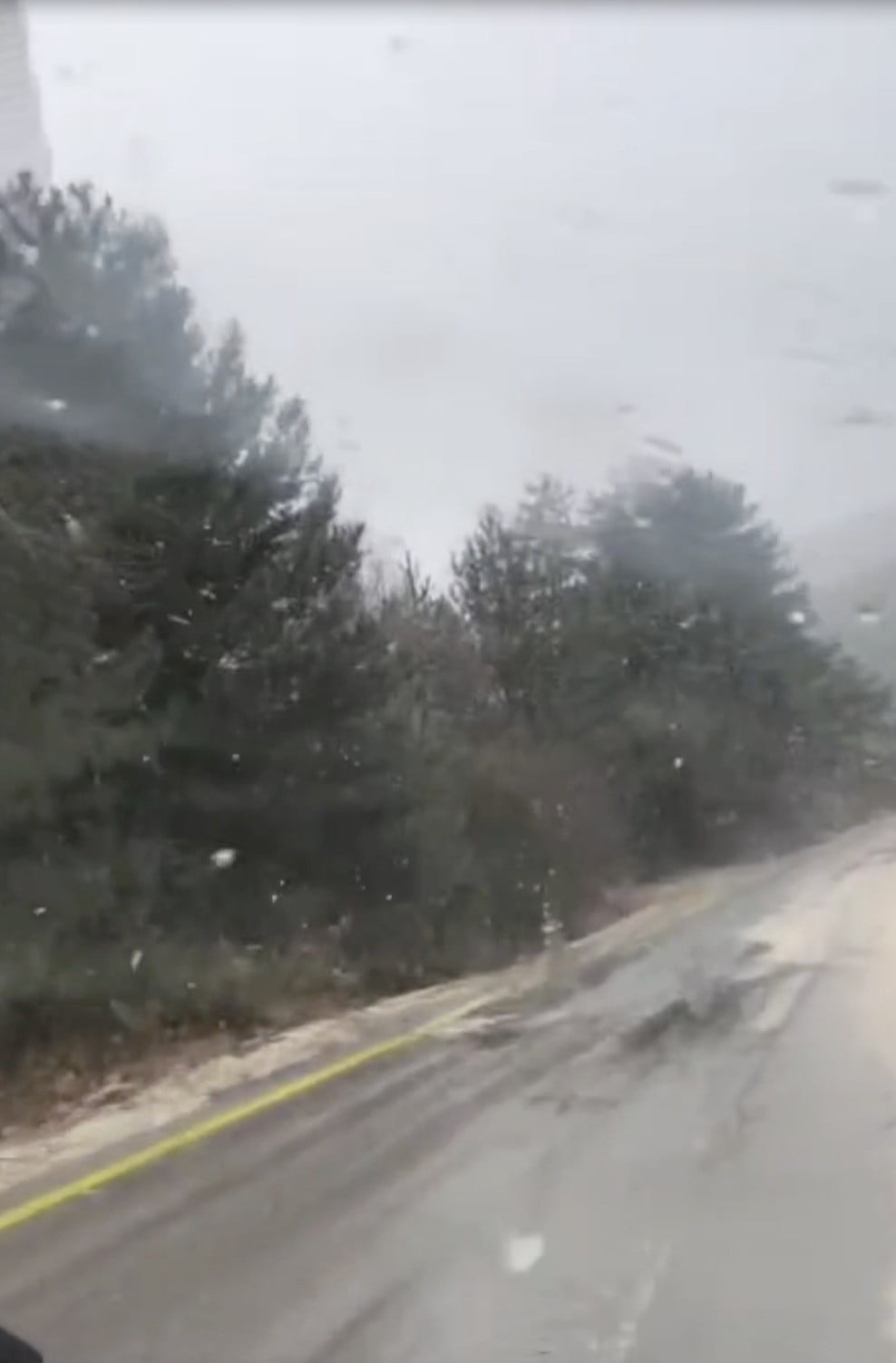 ÇANAKKALE’DE YÜKSEK KESİMLERİ KAR BÜRÜDÜ. KAR ÖRTÜSÜ İLE BEZENEN DOĞADA ADETA KARTPOSTALLIK...