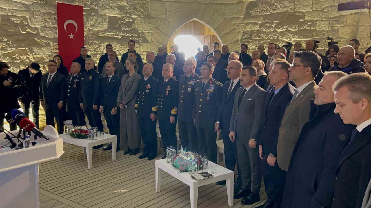 ÇANAKKALE SAVAŞI'NI KAYBEDEN İTİLAF DEVLETLERİ'NE AİT GÜÇLERİN GELİBOLU YARIMADASI'NI TAHLİYESİNİN...