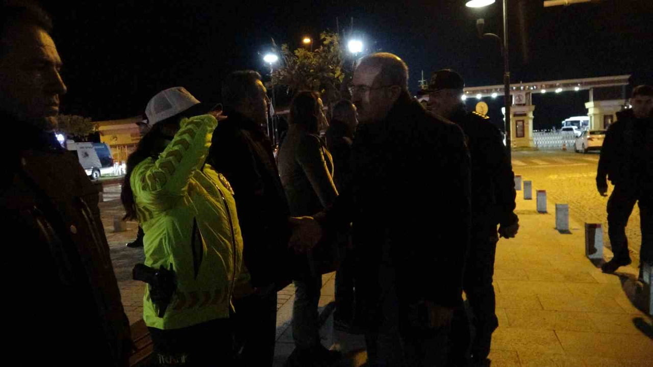 ÇANAKKALE VALİSİ DOÇ.DR. ÖMER TORAMAN, YILBAŞINDA GÖREV BAŞINDA OLAN POLİS, JANDARMA VE SAHİL...