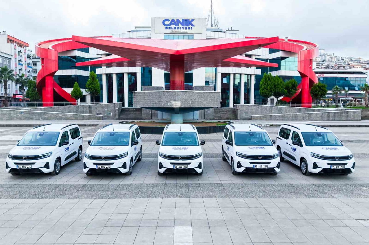 CANİK BELEDİYESİ ARAÇ FİLOSUNU 4 KATINA ÇIKARDI