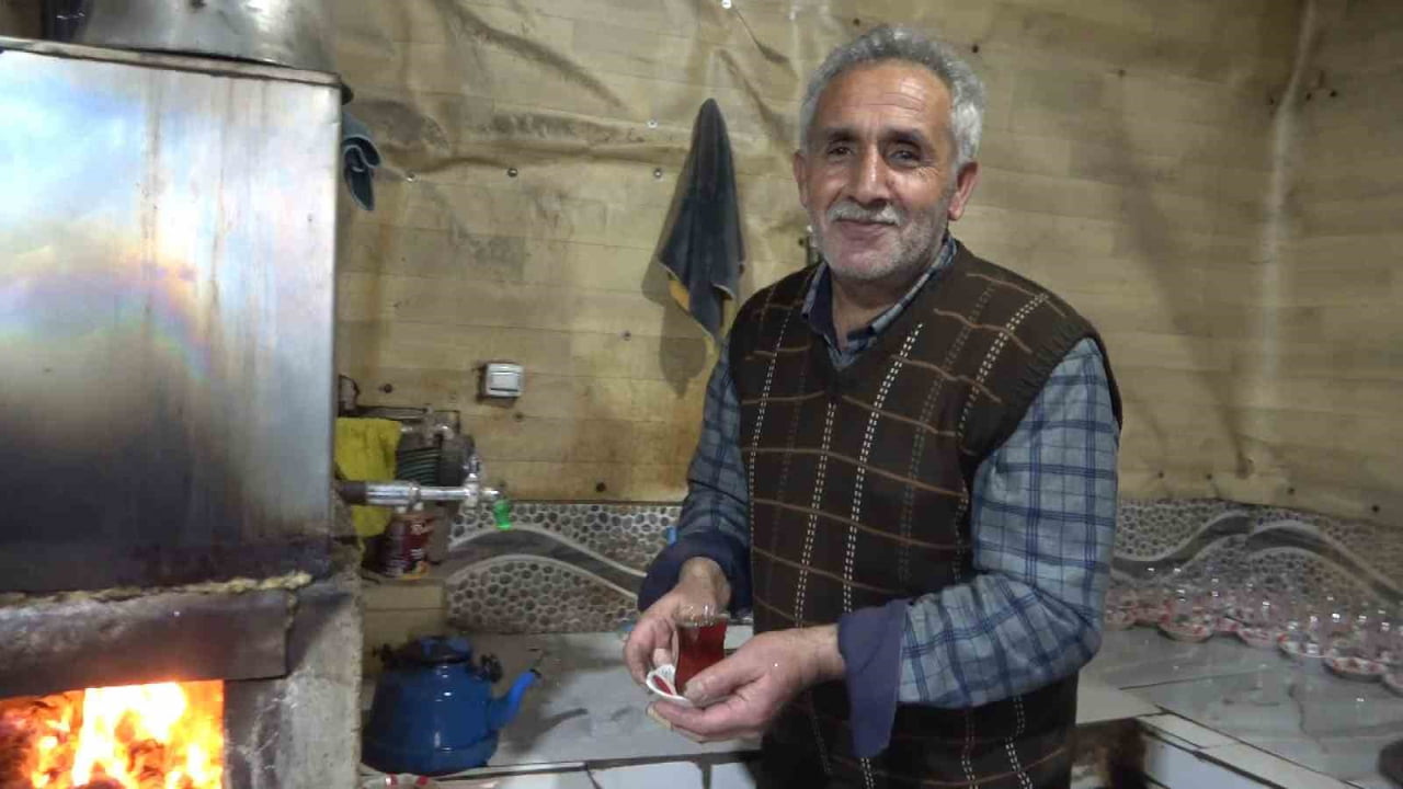 ÇAY EVİ SAHİBİ GUDBETTİN USTA