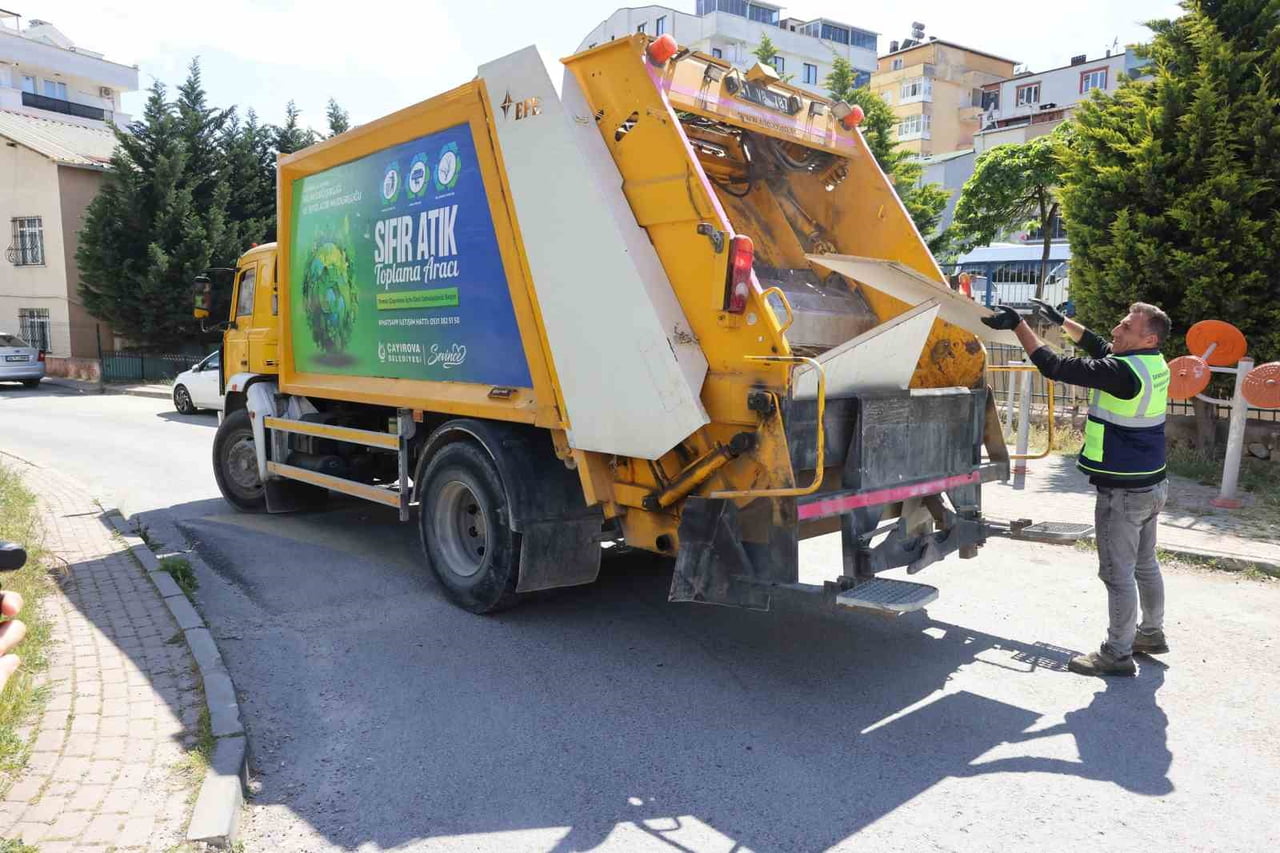 ÇAYIROVA'DA 2025 YILI BOYUNCA YÜRÜTÜLEN ÇALIŞMALARDA, FARKLI KATEGORİLERDEKİ TONLARCA ATIK GERİ...