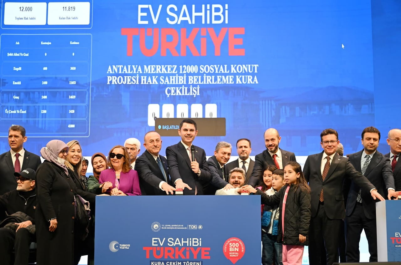 ÇEVRE, ŞEHİRCİLİK VE İKLİM DEĞİŞİKLİĞİ BAKANI MURAT KURUM’UN KATILIMIYLA ANTALYA’DA 13 BİN 213...