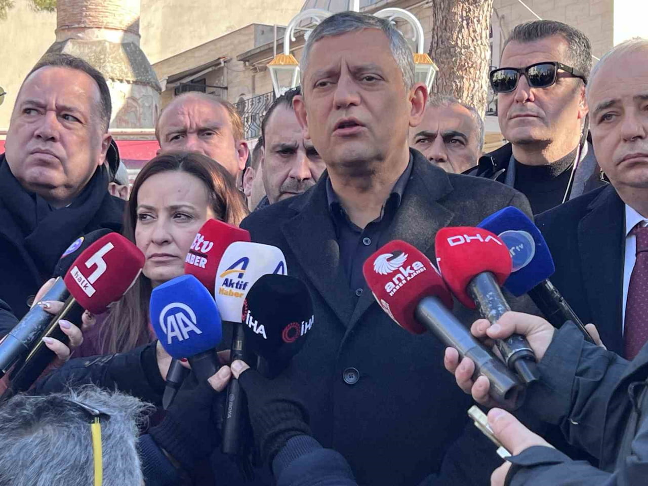 CHP GENEL BAŞKANI ÖZGÜR ÖZEL MEMLEKETİ MANİSA'DA CUMA NAMAZI SONRASI GÜNDEMİ DEĞERLENDİRDİ. ÖZEL...