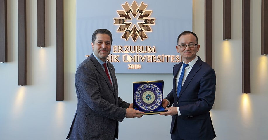 ÇİN HALK CUMHURİYETİ OLAĞANÜSTÜ VE TAM YETKİLİ BÜYÜKELÇİSİ JİANG XUEBİN VE BERABERİNDEKİ HEYET...