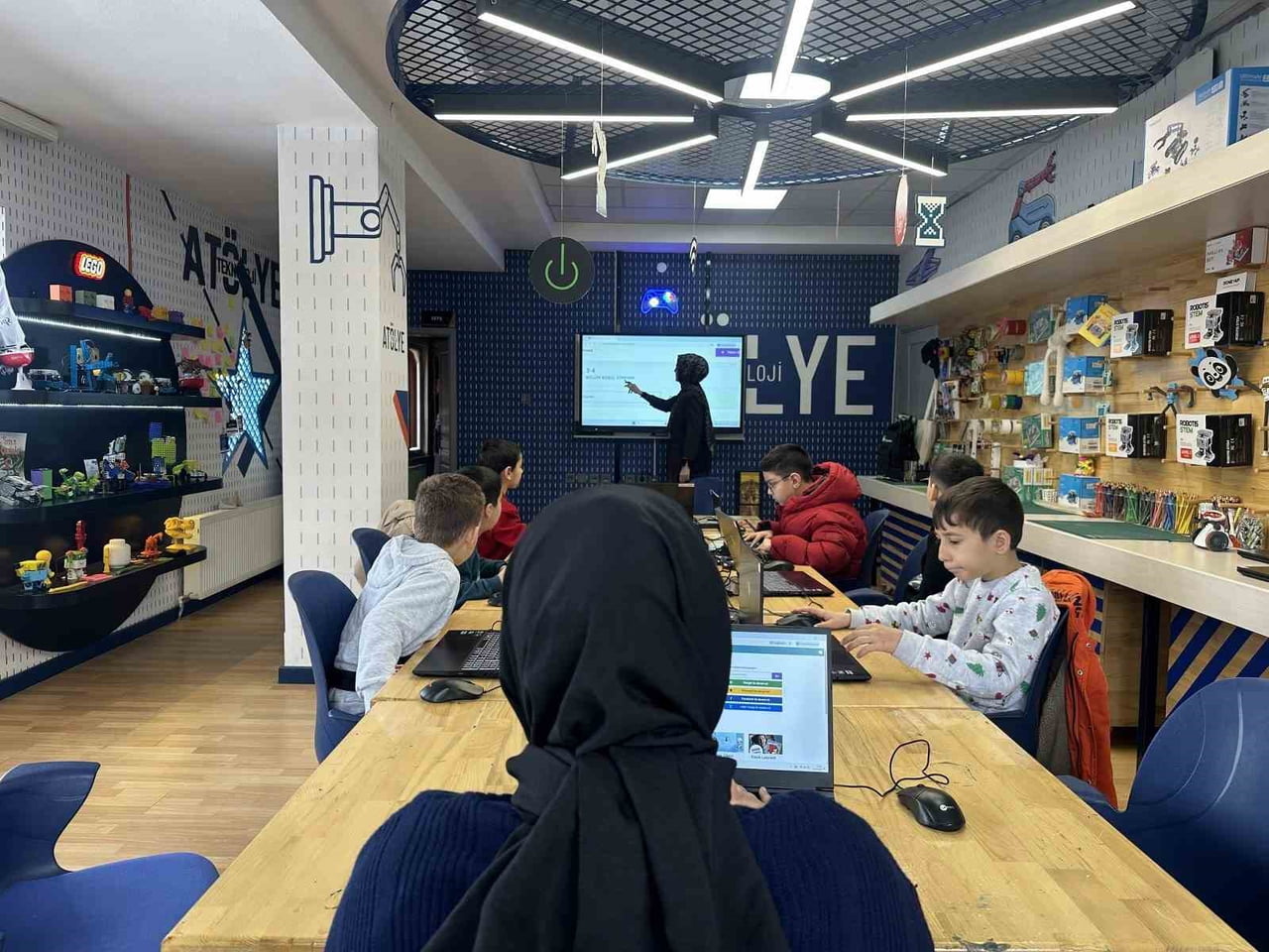 ÇORUM BELEDİYESİ BÜNYESİNDEKİ BİLİM ÇORUM, TÜBİTAK BİLİM MERKEZLERİ KIŞ AKADEMİSİ’NE EV SAHİPLİĞİ...