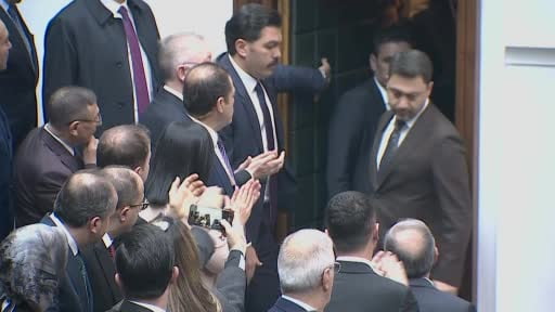 Cumhurbaşkanı Erdoğan: "Seçim zamanı meydanlarda vatandaşı vaat yağmuruna tutup bugün Başkent...