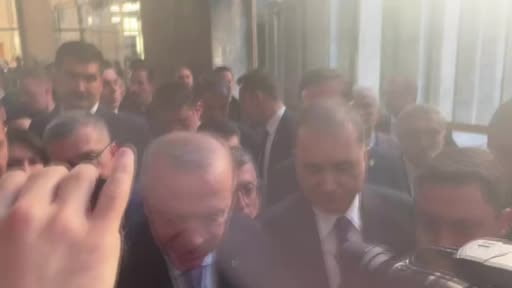 Cumhurbaşkanı Erdoğan: (Trump'ın Maduro'ya Türkiye'ye git teklifi iddiası) "Öyle bir şey yok, bize...