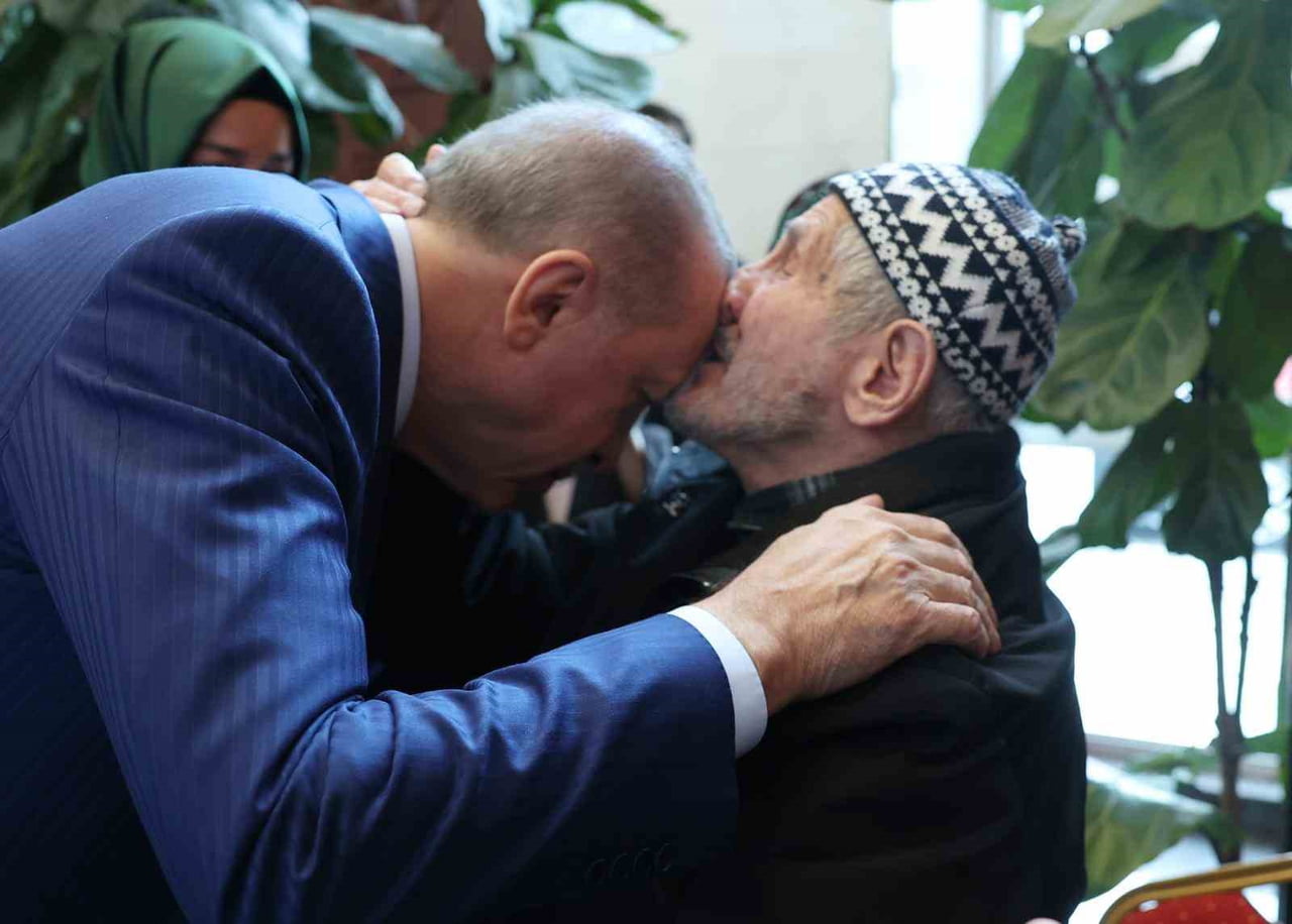 CUMHURBAŞKANI RECEP TAYYİP ERDOĞAN İLE ANKARA’DA BİR ARAYA GELEN 100 YAŞINDAKİ NECATİ YILMAZ...