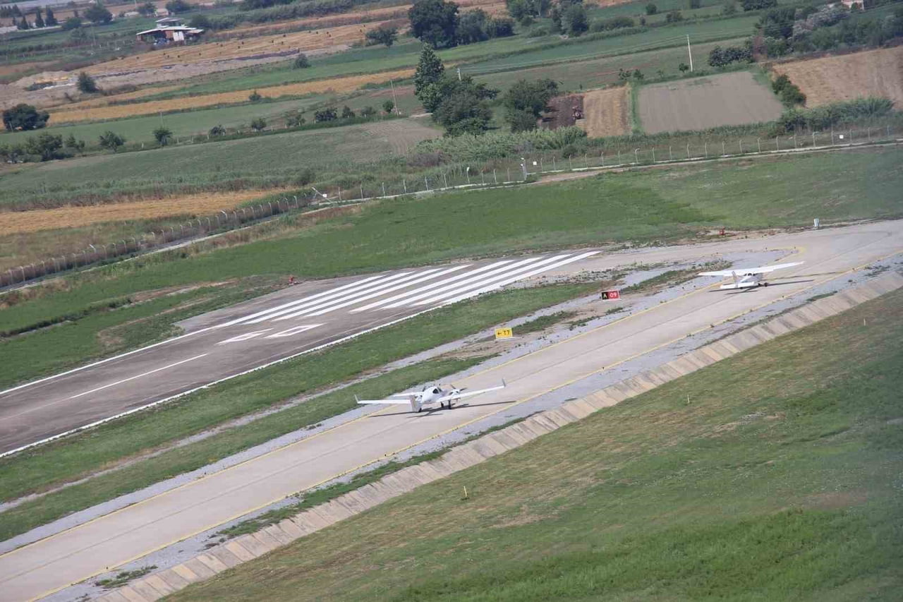 CUMHURBAŞKANI RECEP TAYYİP ERDOĞAN’IN ÇILDIR HAVALİMANI’NIN TİCARİ UÇUŞLARA AÇILMASI MÜJDESİNİ...