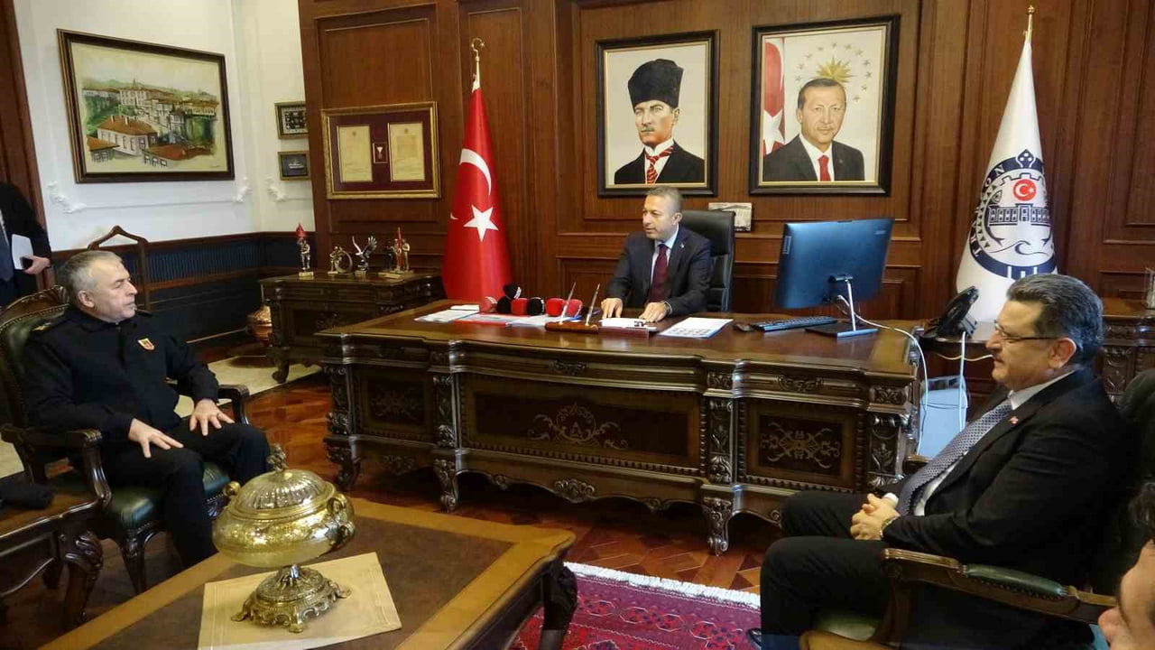 CUMHURBAŞKANLIĞI KARARNAMESİ İLE KİLİS VALİLİĞİ’NDEN TRABZON VALİLİĞİ’NE ATANAN TAHİR ŞAHİN, BUGÜN...