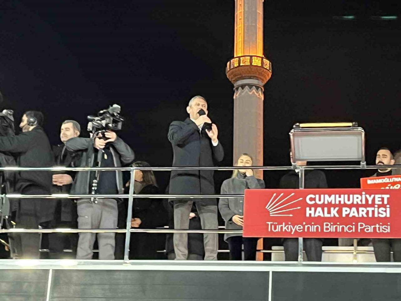 CUMHURİYET HALK PARTİSİ (CHP) GENEL BAŞKANI ÖZGÜR ÖZEL, PARTİSİ TARAFINDAN BAĞCILAR’DA DÜZENLENEN...