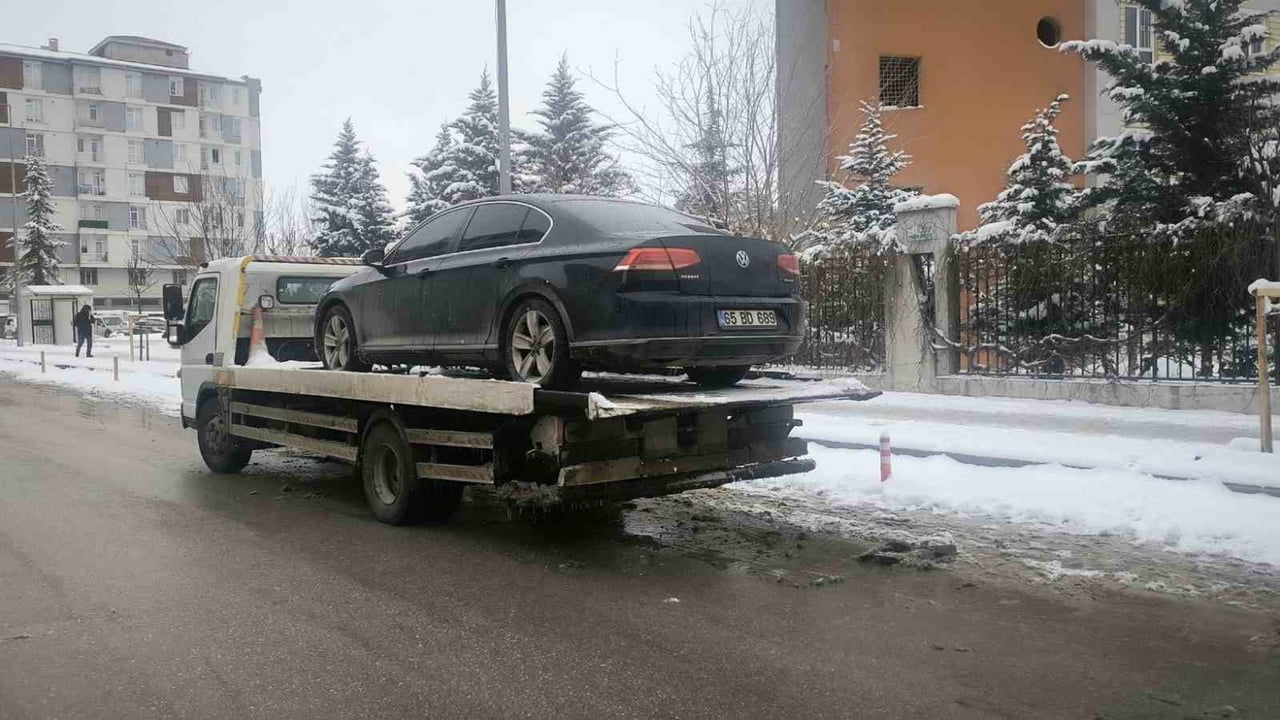 DEM PARTİLİ İPEKYOLU BELEDİYESİ’NE AİT BORÇLAR NEDENİYLE BAŞLATILAN İCRA İŞLEMLERİ KAPSAMINDA...