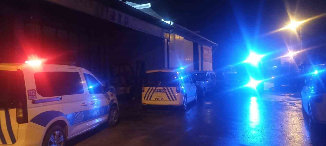 DENİZLİ’DE ESNAFLIK YAPAN 20 YAŞINDAKİ BARAN SAMİ VURAL, İŞ YERİNDE ÖLÜ BULUNDU. 20 YAŞINDAKİ GENÇ...