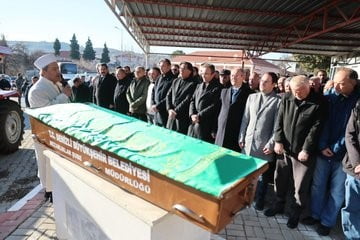 DENİZLİ’DE GEÇİRDİĞİ KALP KRİZİ SONUCU HAYATINI KAYBEDEN BEKİLLİ BELEDİYESİ ESKİ BAŞKANI MUSTAFA...