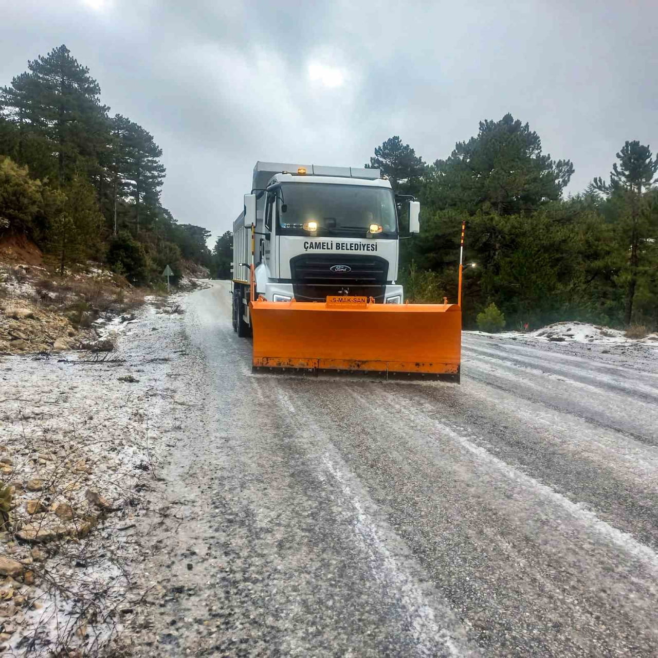 DENİZLİ’NİN ÇAMELİ İLÇESİNDE ÇAMELİ BELEDİYESİ GİZLİ BUZLANMA NEDENİYLE OLUŞABİLECEK...