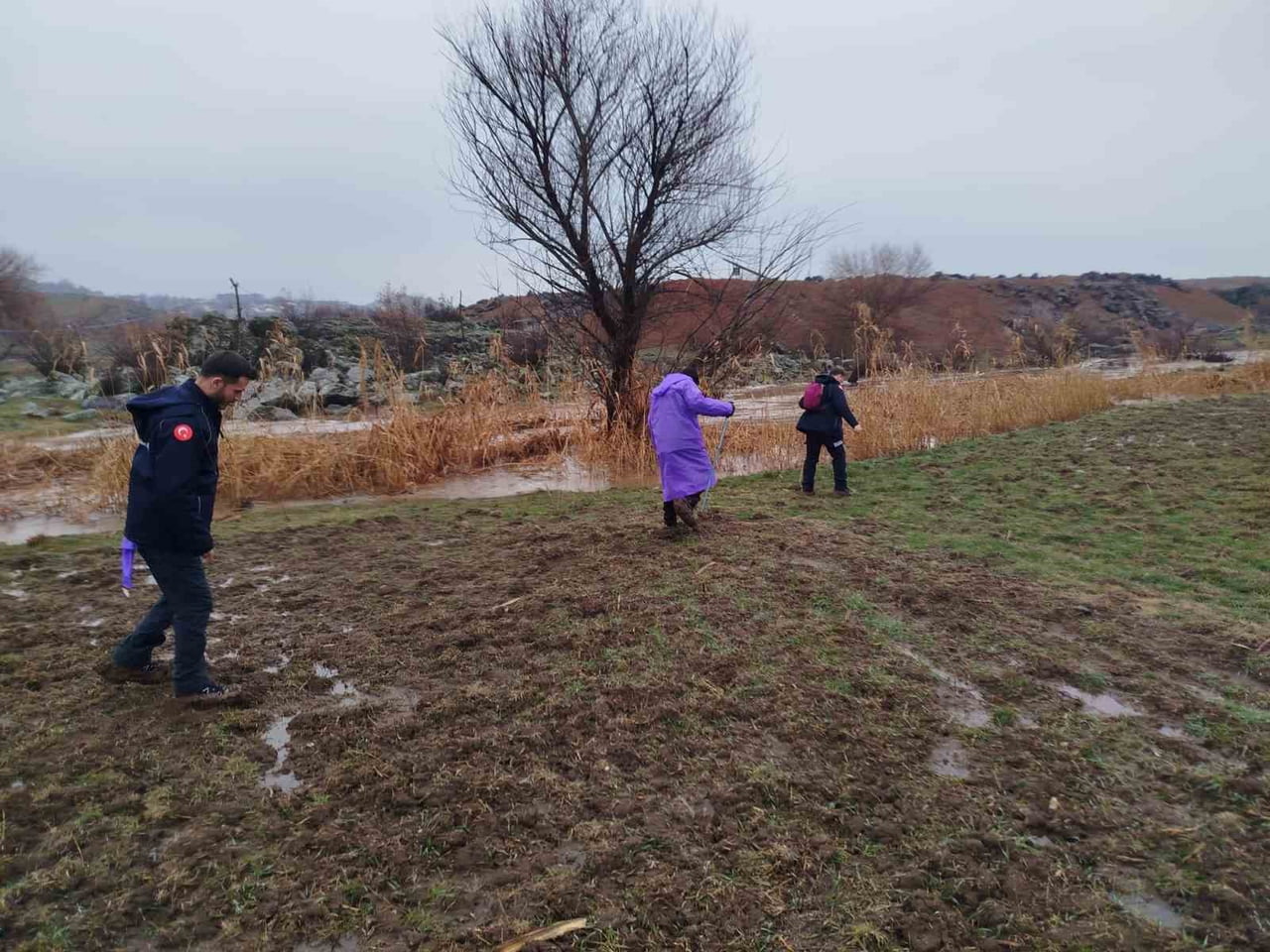 DİYARBAKIR'IN ÇINAR İLÇESİNDE 10 GÜNDÜR KAYIP ŞİZOFRENİ HASTASI 45 YAŞINDAKİ KADIN İÇİN 379 KİŞİ...