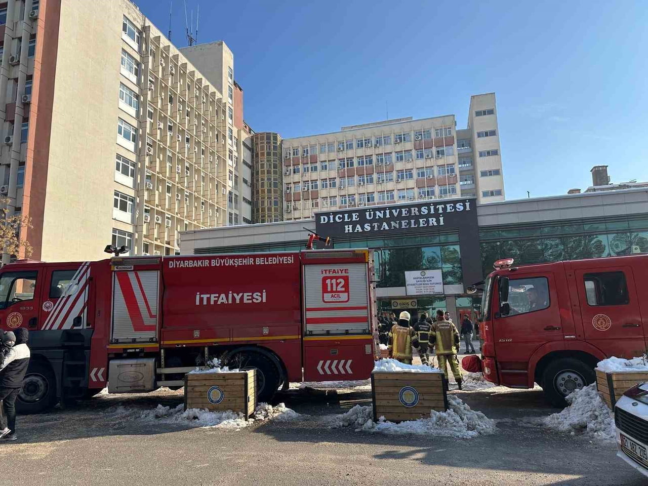 DİYARBAKIR BÜYÜKŞEHİR BELEDİYESİ İTFAİYE EKİPLERİNİN ERKEN VE HIZLI MÜDAHALESİYLE DİCLE...