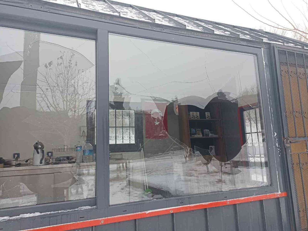 DİYARBAKIR BÜYÜKŞEHİR BELEDİYESİ ZABITA TURİZM BÜROSUNA, KİMLİĞİ BELİRSİZ KİŞİ VEYA KİŞİLER...