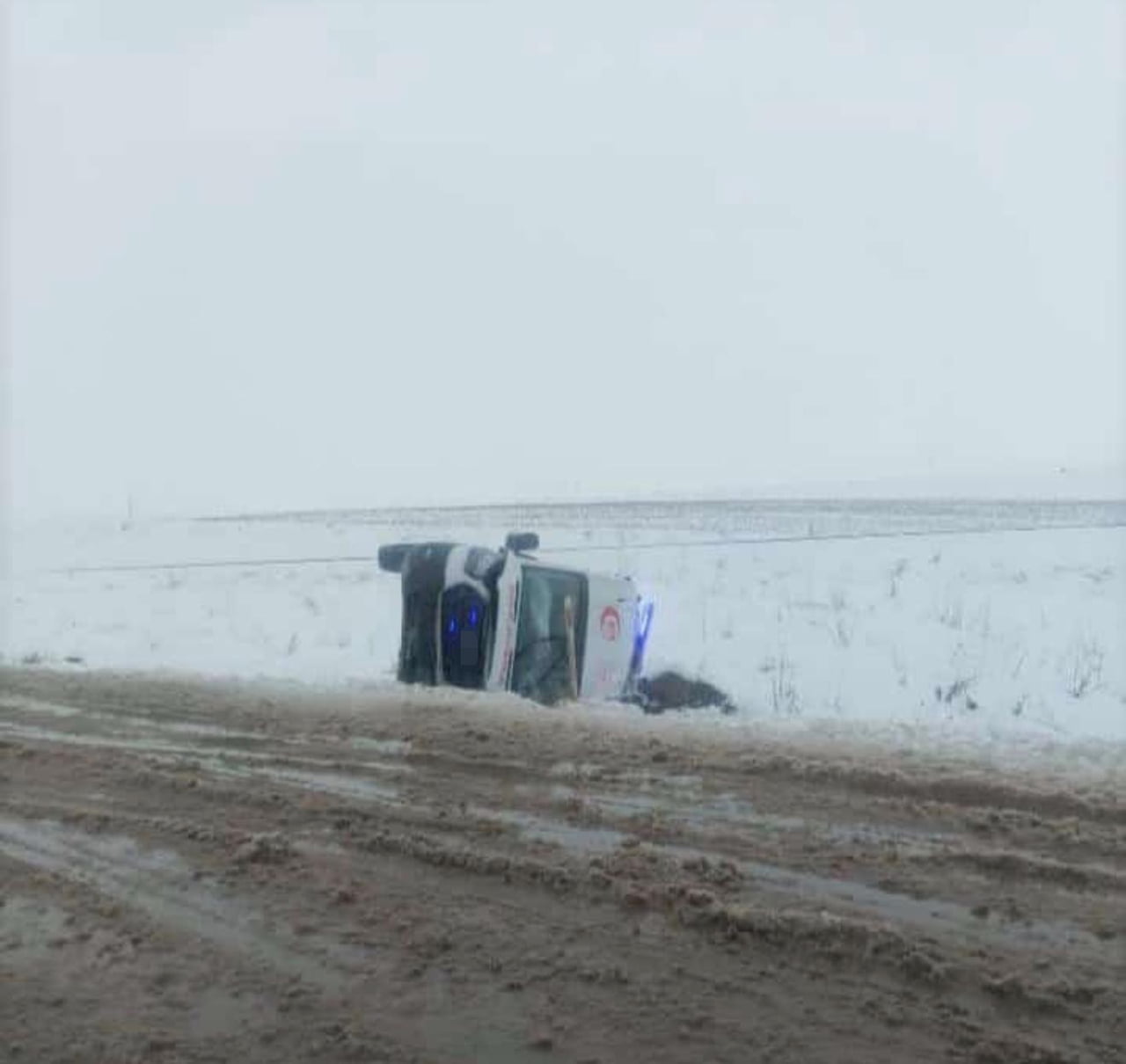 DİYARBAKIR’IN BİSMİL İLÇESİNDE ZORLU ŞARTLAR ALTINDA GÖREVİNİ SÜRDÜRMEYE ÇALIŞAN SAĞLIK EKİBİ...