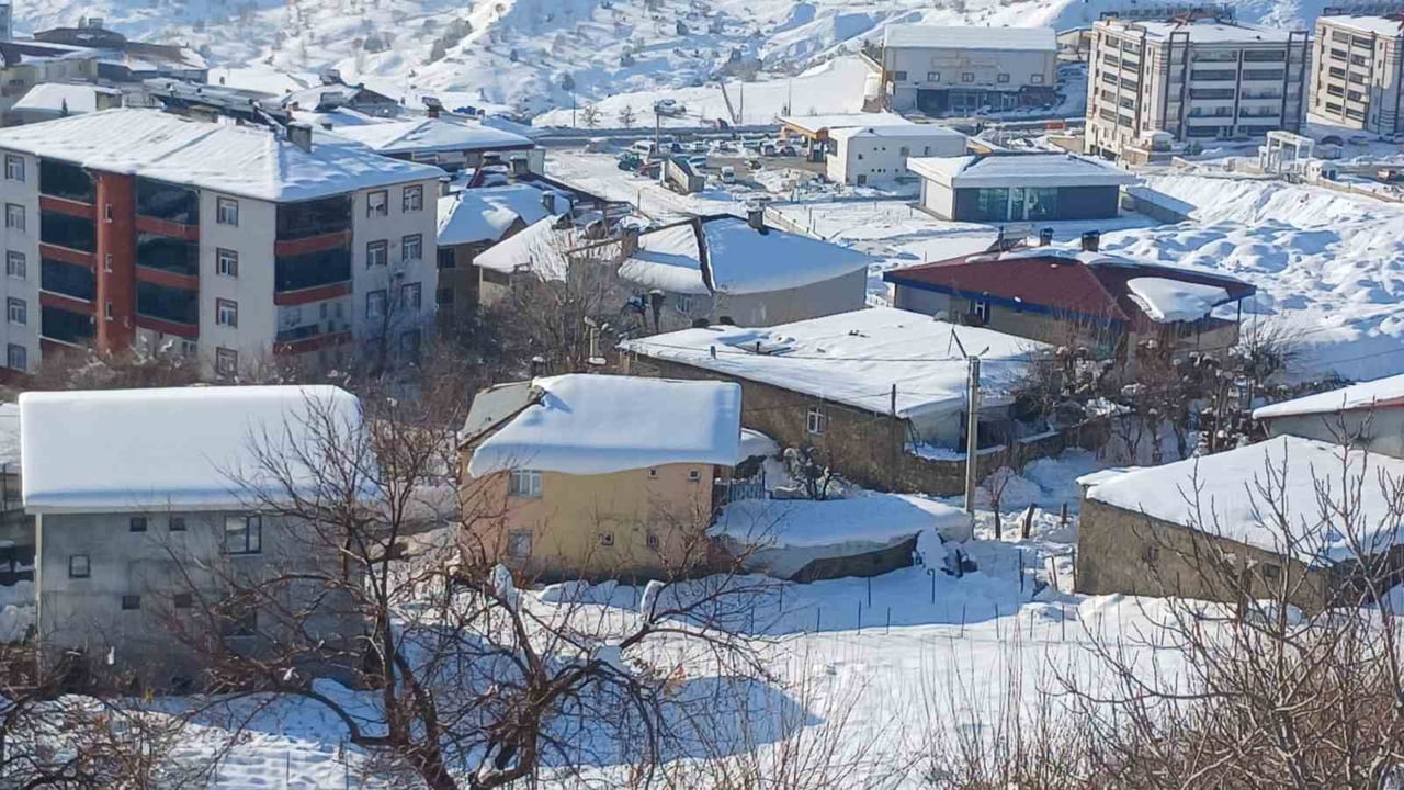 DİYARBAKIR’IN KULP İLÇESİNDE GEÇTİĞİMİZ HAFTA ETKİLİ OLAN YOĞUN KAR YAĞIŞININ ARDINDAN İLÇE...