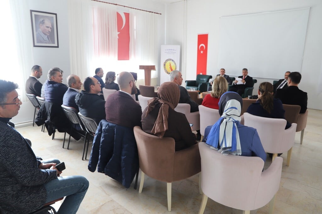 DPÜ’DE UYGULAMA VE ARAŞTIRMA MERKEZLERİ MÜDÜRLER TOPLANTISI GERÇEKLEŞTİRİLDİ