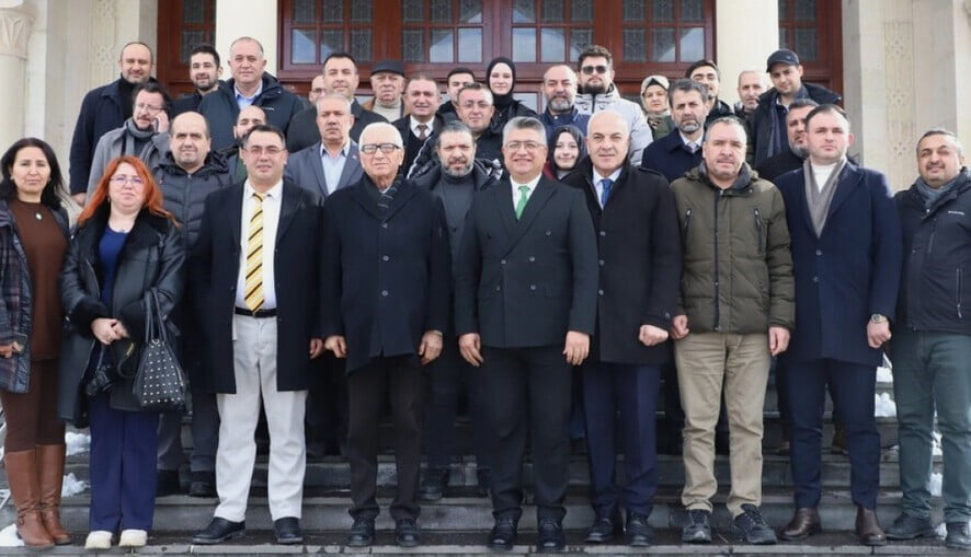 DPÜ REKTÖRÜ KIZILTOPRAK'TAN GAZETECİLERE KUTLAMASI