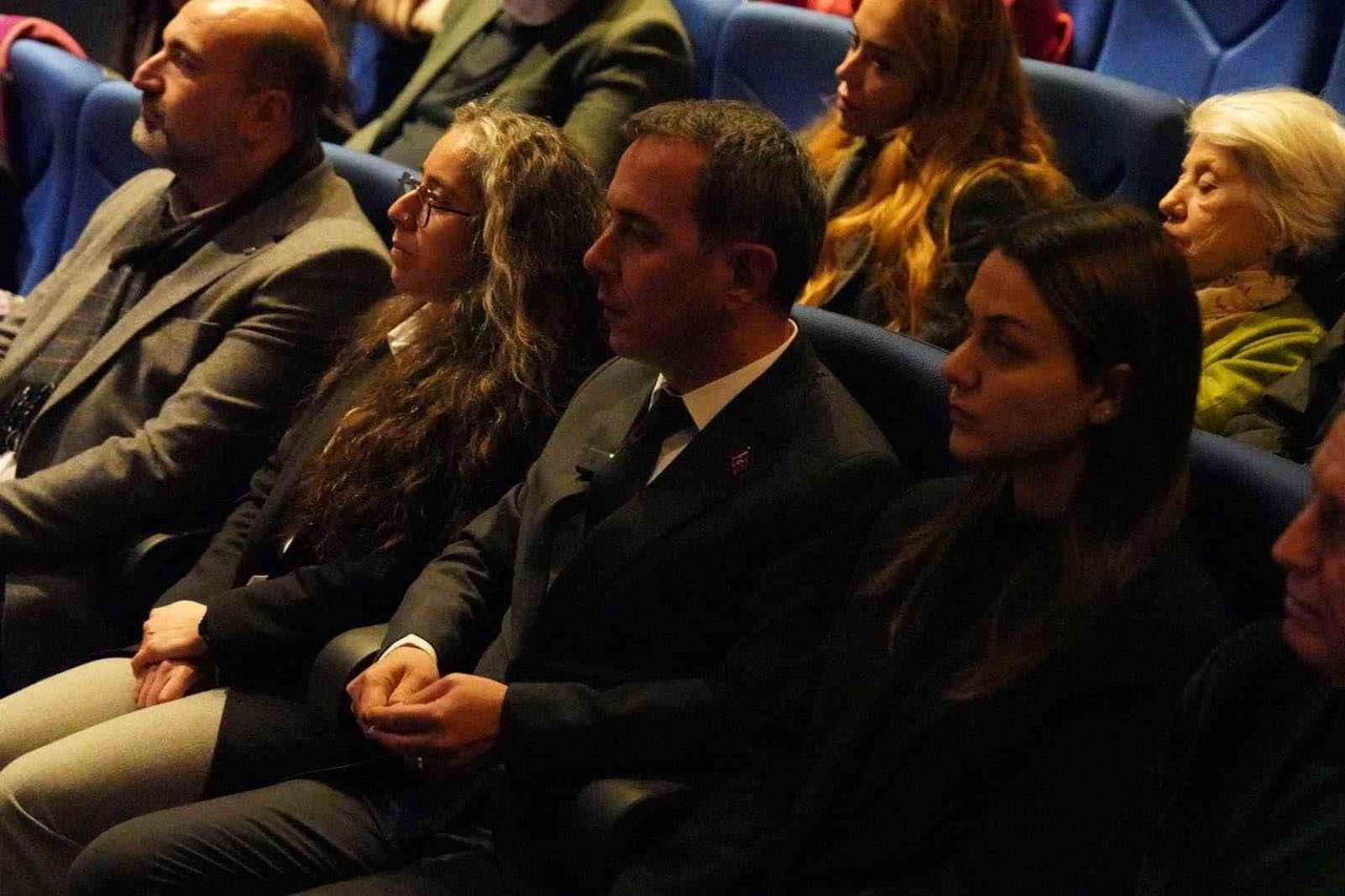 DÜNYA BRAİLLE GÜNÜ KAPSAMINDA BEYOĞLU'NDA GERÇEKLEŞTİRİLEN ETKİNLİKTE, ESKİŞEHİRLİ GÖRME ENGELLİ...