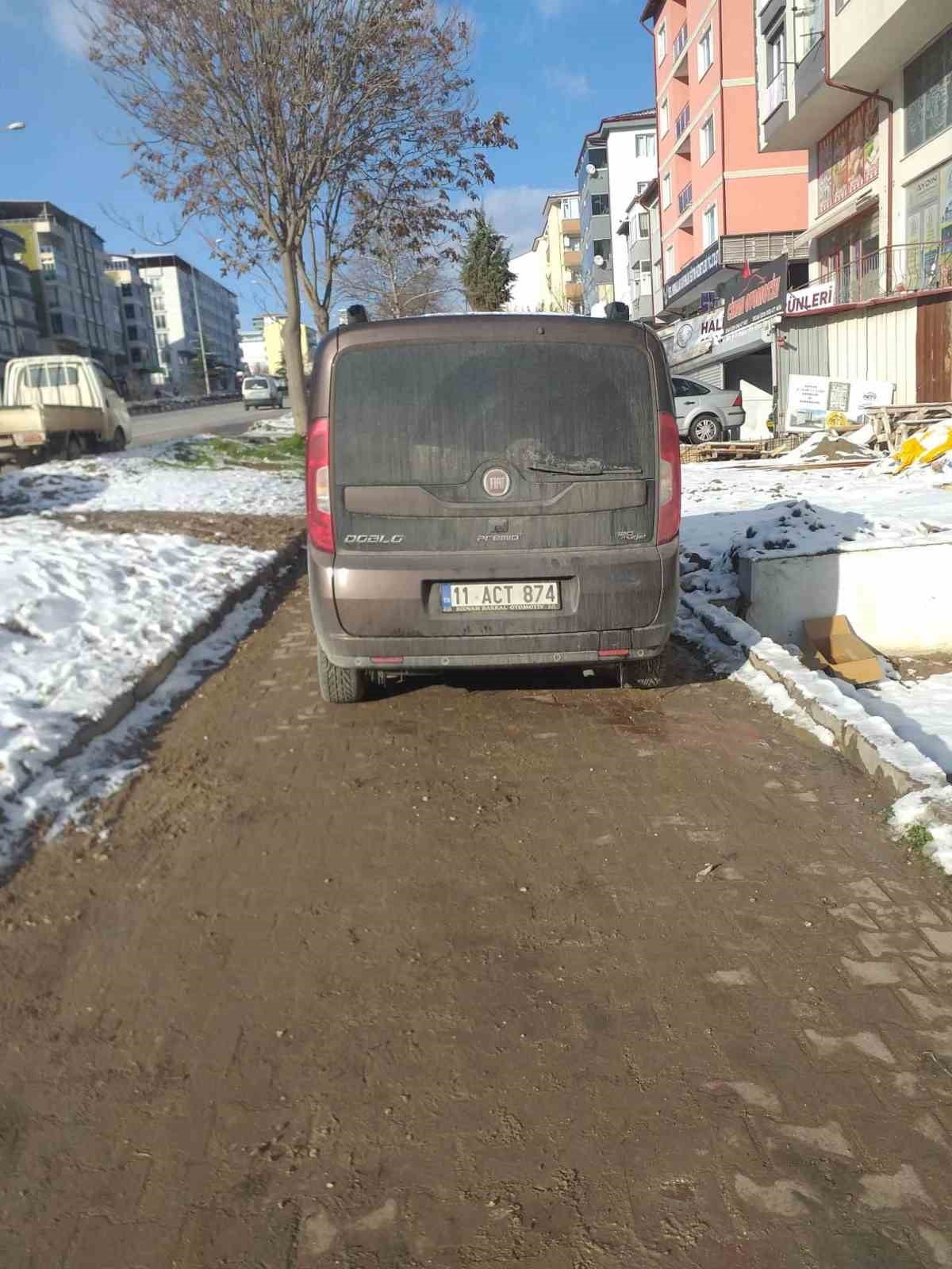 DUYARSIZ SÜRÜCÜLER YAYALARIN TEPKİSİNE NEDEN OLUYOR