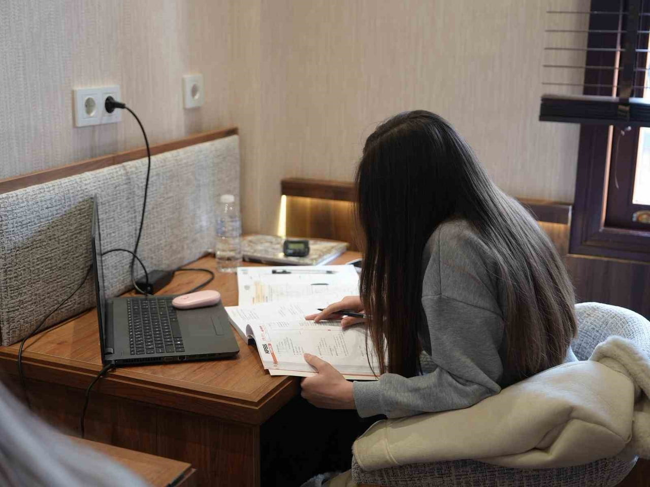 DÜZCE BELEDİYESİ TARAFINDAN YENİLENEREK KÜTÜPHANEYE DÖNÜŞTÜRÜLEN VE AÇILIŞI GEÇTİĞİMİZ HAFTA...