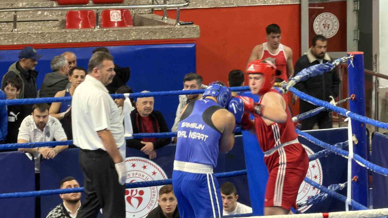 DÜZCE’DE KADİR ÇENGEL İLLER ARASI BOKS TURNUVASI, 18 TEMMUZ SPOR SALONU’NDA YOĞUN KATILIMLA...