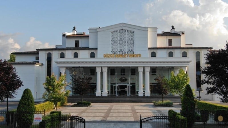 DÜZCE’DE POLİS EKİPLERİ TARAFINDAN KONURALP BÖLGESİNDE AHLAK BÜRO AMİRLİĞİ TARAFINDAN İKİ AYDIR...