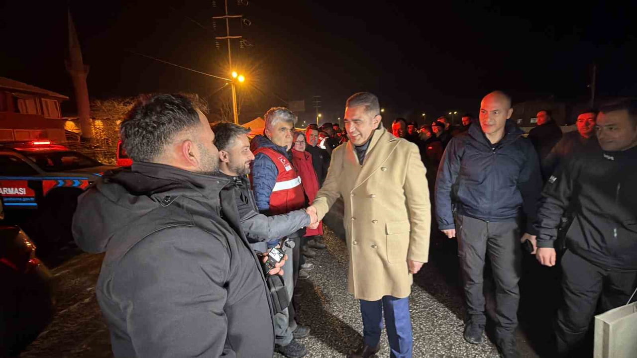 DÜZCE’DE RESMİ KURUM VE KURULUŞLARIN YENİ YILINI KUTLAYAN DÜZCE VALİSİ SELÇUK ASLAN, “ YILBAŞI...