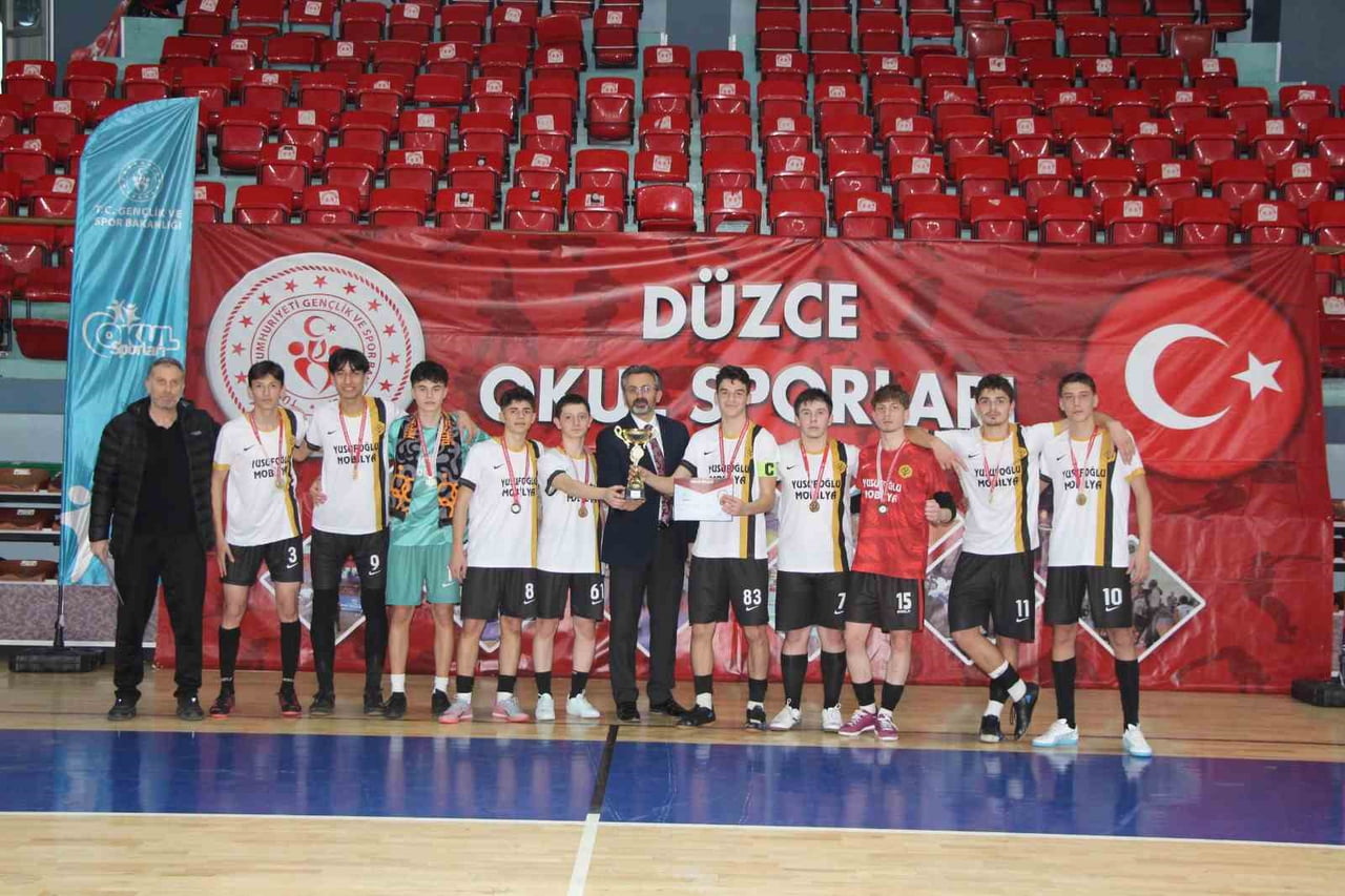 DÜZCE GENÇLİK VE SPOR İL MÜDÜRLÜĞÜ TARAFINDAN ORGANİZE EDİLEN OKUL SPORLARI GENÇ ERKEKLER FUTSAL...