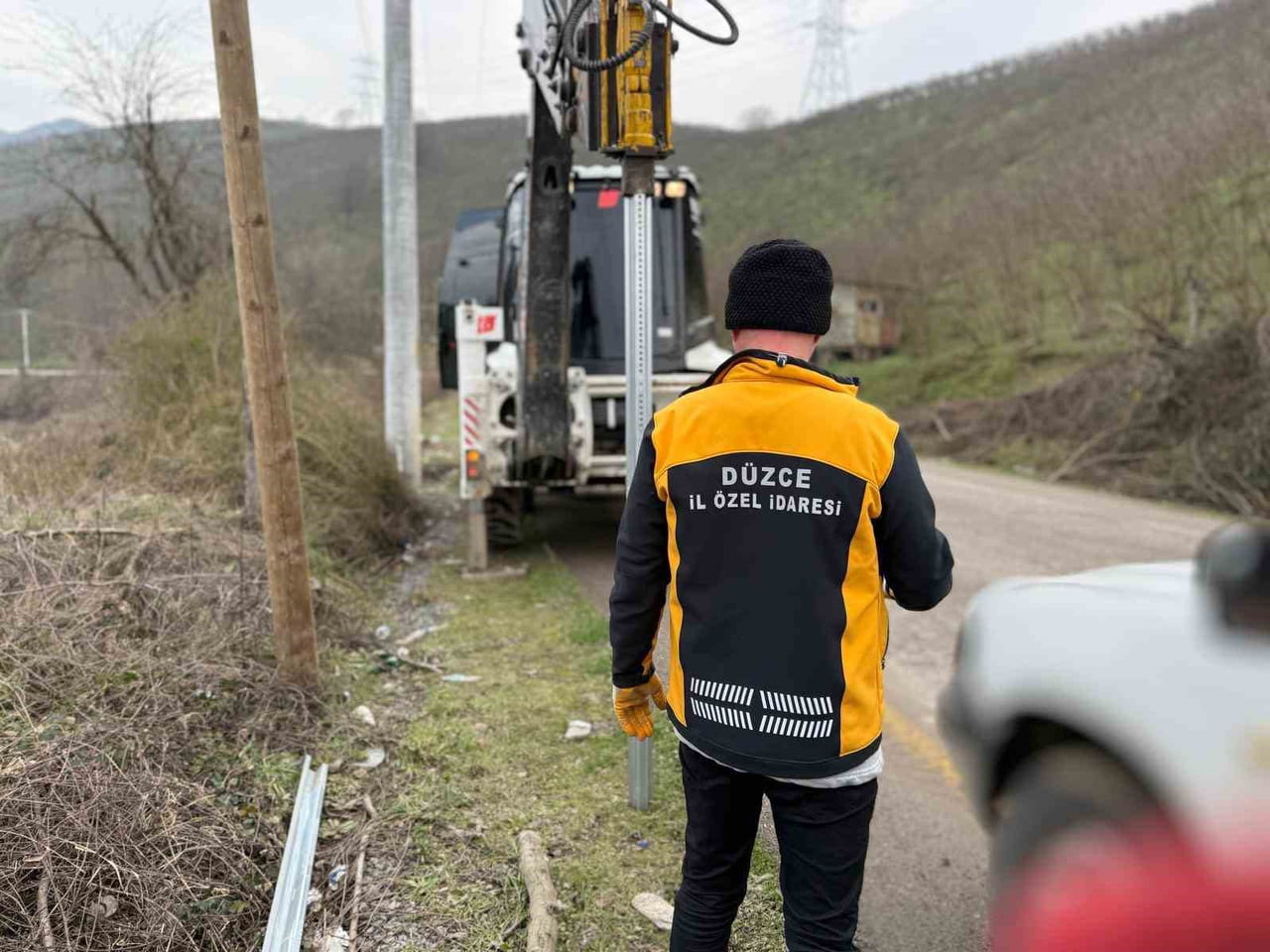 DÜZCE İL ÖZEL İDARESİ YOL VE ULAŞIM HİZMETLERİ MÜDÜRLÜĞÜ EKİPLERİ TARAFINDAN, DOKUZDEĞİRMEN...
