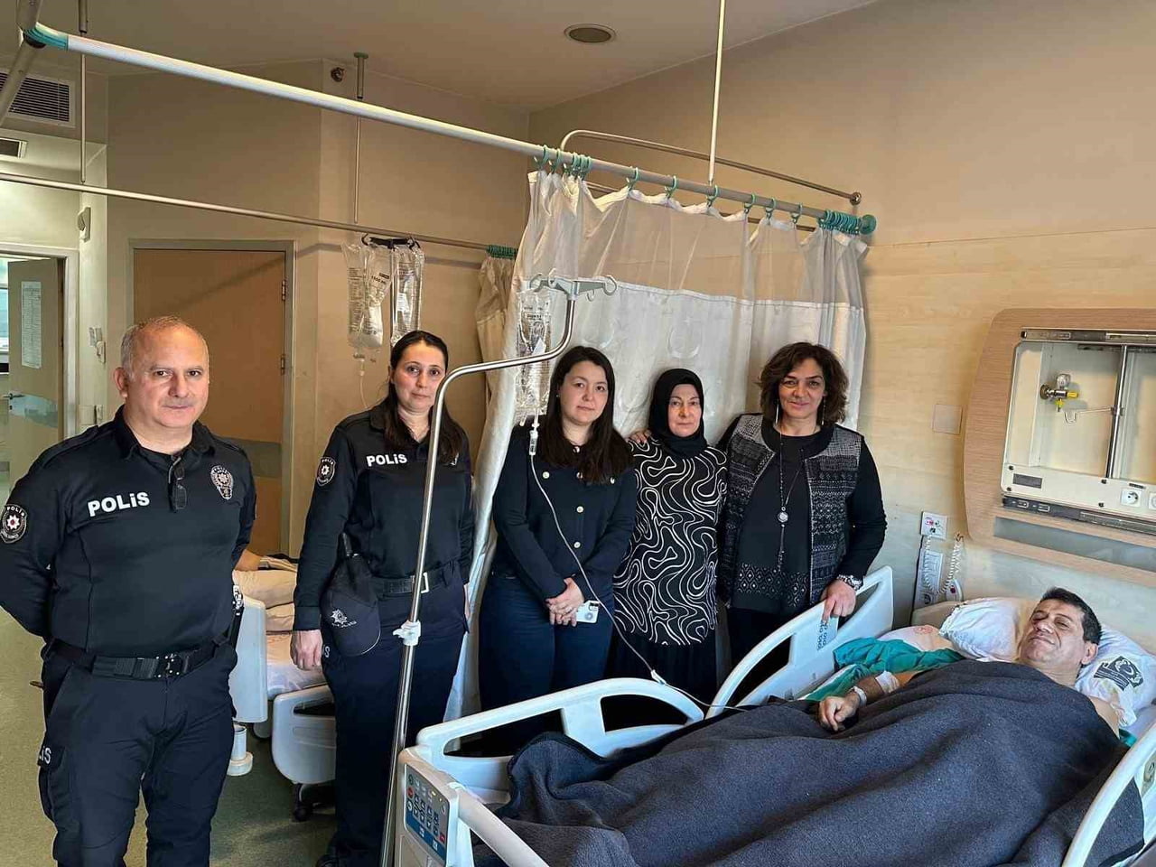 DÜZCE POLİS EŞLERİ DERNEĞİ BAŞKANI ŞULE ERGÜDER, TEDAVİ GÖRDÜKLERİ HASTANELERDE POLİS MEMURU...