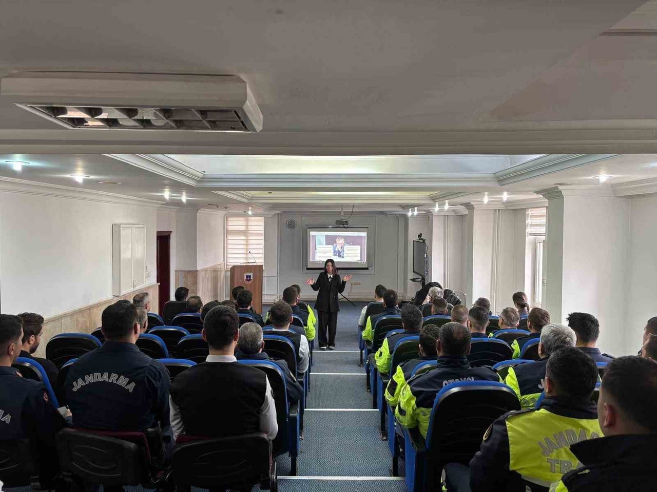 DÜZCE ÜNİVERSİTESİ DR. ÖĞR. ÜYESİ NURGÜL SOYDAŞ, DÜZCE İL JANDARMA KOMUTANLIĞINDA DÜZENLENEN...