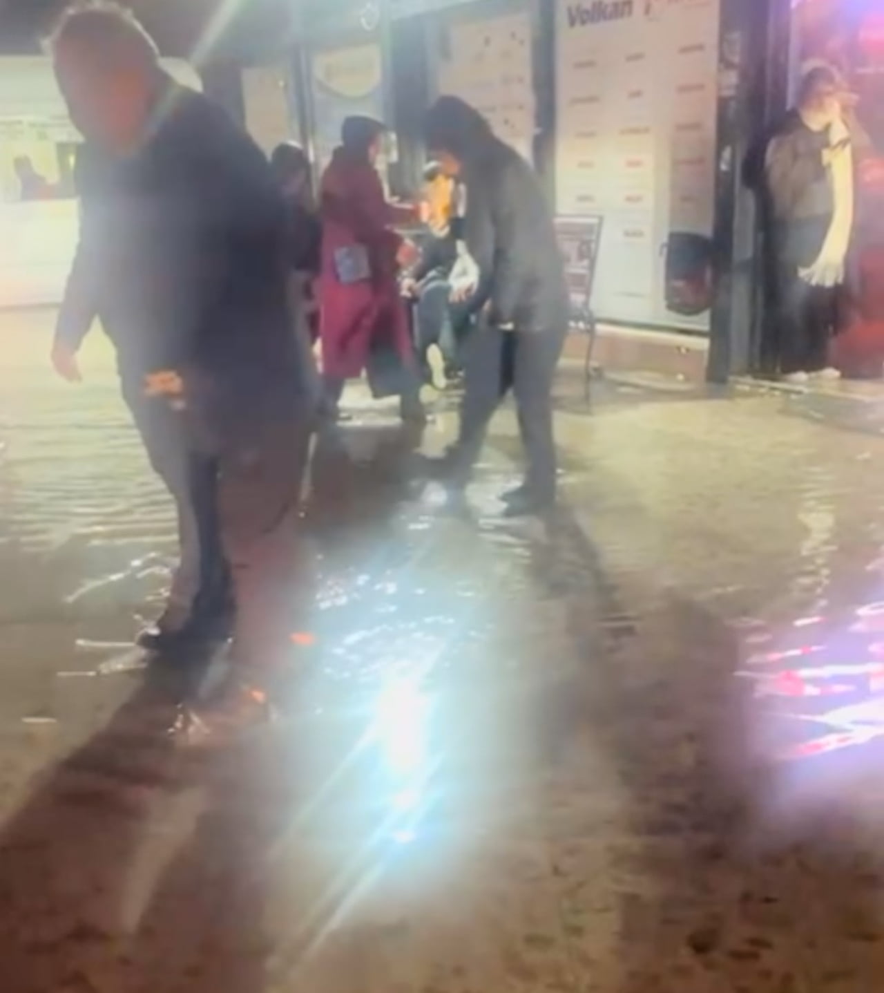 EDİRNE’DE SAĞANAK SONRASI YOLLAR GÖLE DÖNDÜ, KENT GENELİNDE MAĞDURİYET YAŞANDI