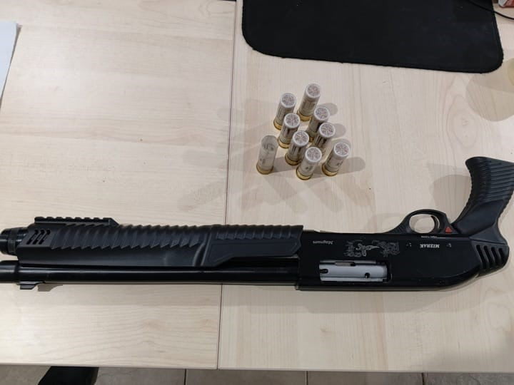 EDİRNE’NİN UZUNKÖPRÜ İLÇESİNDE POLİS EKİPLERİNCE YAPILAN DEVRİYE SIRASINDA RUHSATSIZ AV TÜFEĞİ ELE...