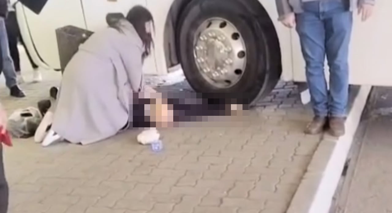 EDİRNE OTOGARI'NDA MEYDANA GELEN FECİ KAZADA, YEDEK ŞOFÖRÜN ARACI HAREKET ETTİRMESİ SONUCU...