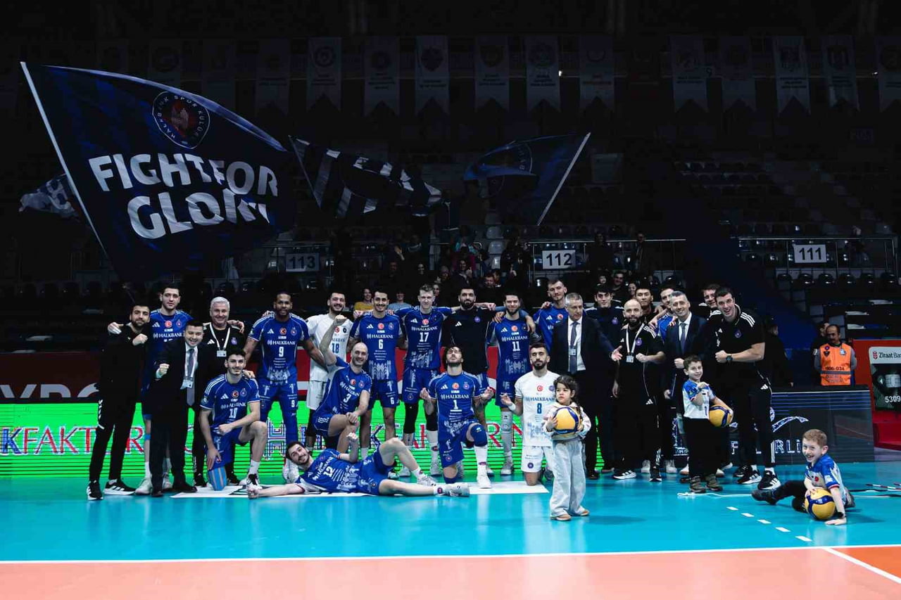 EFELER LİGİ'NİN 14. HAFTASINDA HALKBANK ERKEK VOLEYBOL TAKIMI, ALANYA BELEDİYESPOR'U 3-1 MAĞLUP...