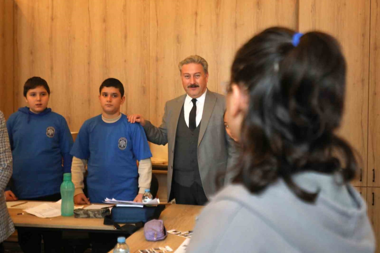 EĞİTİME VE GENÇLERE BÜYÜK ÖNEM VEREN MELİKGAZİ BELEDİYE BAŞKANI DOÇ. DR. MUSTAFA PALANCIOĞLU;...