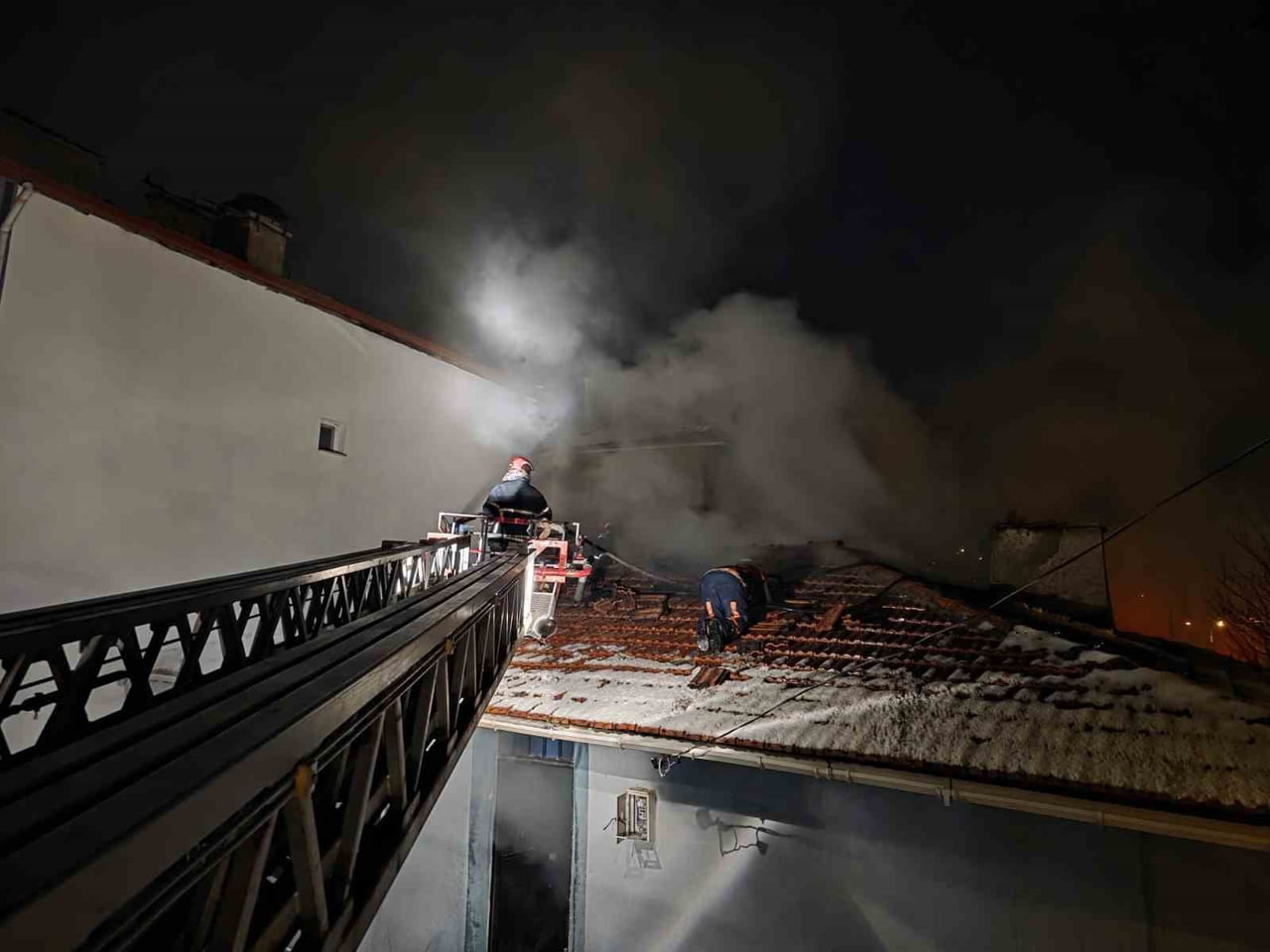 EKİPLERİN MÜDAHALESİNDEN GÖRÜNTÜ