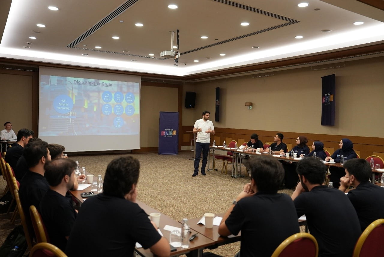 EKSİM HOLDİNG, GENÇ YETENEKLERE YÖNELİK GENÇ ENERJİ YENİ MEZUN İŞE ALIM PROGRAMI İÇİN 2026 DÖNEMİ...